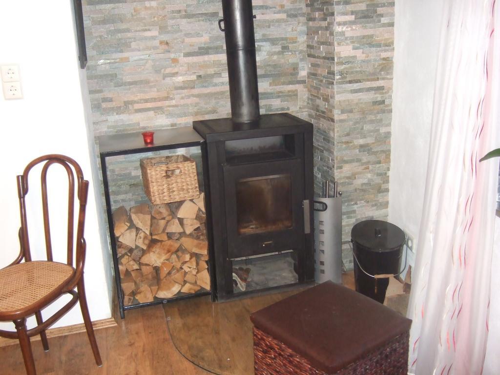Kleines Winzerhaeuschen Bremm Room photo