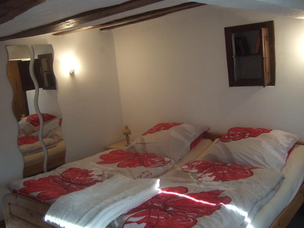 Kleines Winzerhaeuschen Bremm Room photo