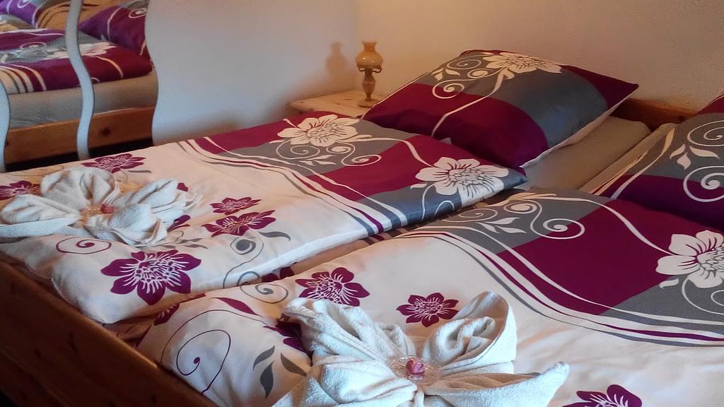 Kleines Winzerhaeuschen Bremm Room photo