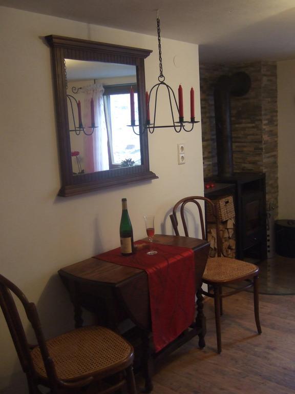 Kleines Winzerhaeuschen Bremm Room photo